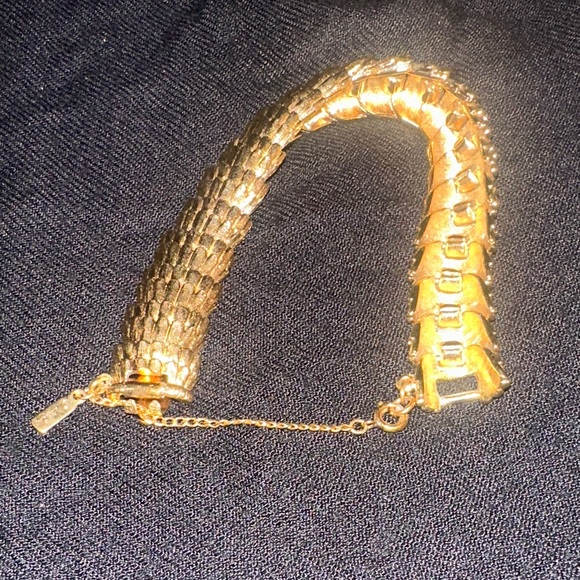 Vintage Monet Radiant Dragon Scale Necklace Set - Picture 8 of 8